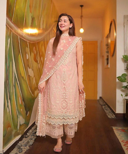 HANIA AMIR LUXURY LAWN EMBROIDED FANCY ARTICLE WITH FANCY EMBROIDED ORGANZA DUPATTA