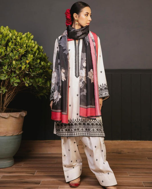 ZARA SHAHJAHAN OFFWHITE LUXURY EMBROIDED 3PC WITH LUXURY PRINTED VOIL DUPATTA